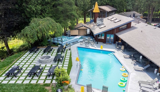 Rustic Farm Stay - Events - Pool & Spa for 24 in Langley Township