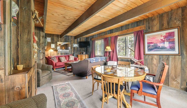 Rustic Home w/Deck & Grills on Williamson River!