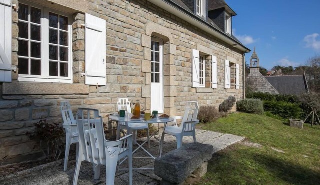 Saint Nicolas by Interhome in Nevez