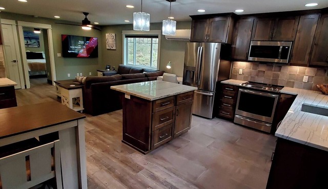 SaltLyfe Surf Shack 1 Bd/1Bth 2 min walk to beach