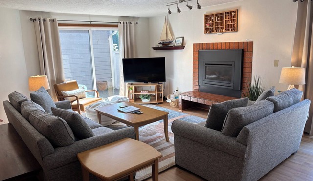 Sandcastle condo C-1- Indoor Pool- Family/Pet Friendly-Family Getaway