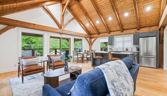 Sapphire Cabin at Highland Peaks Retreat