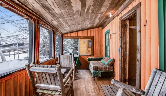 Scott's Twin Lakes Resort - Cabin 4