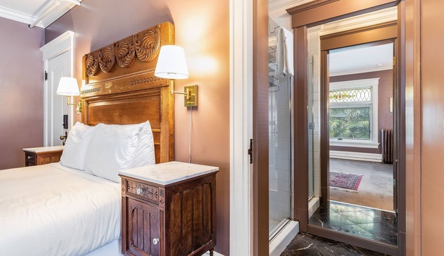 Seattle Gaslight Inn in Seattle