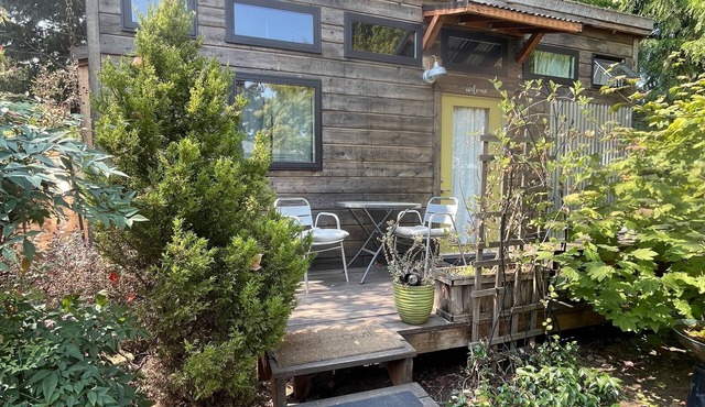 Secluded, Cabin-Like Tiny Home In Beautiful Montavilla!