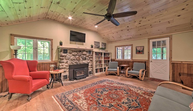 Secluded Family Cabin < 1 Mi to Lake Michigan!