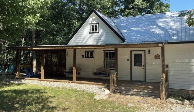 Secluded Ozark Hideaway: 13 Mi to Table Rock Lake in Omaha