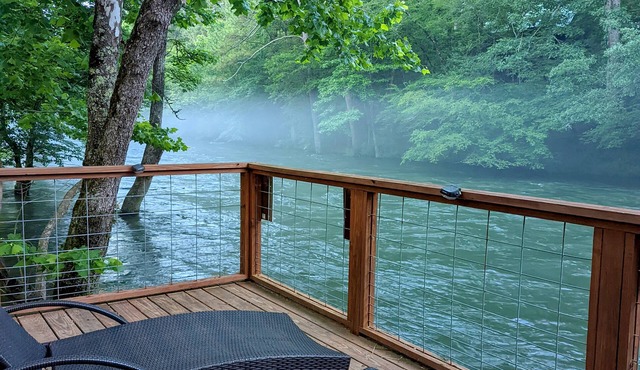 Secluded Riverfront Cabin 5 acres on Little Missouri River