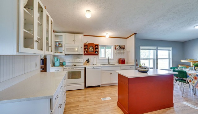 Secluded Southern Oregon Vacation Rental Getaway!