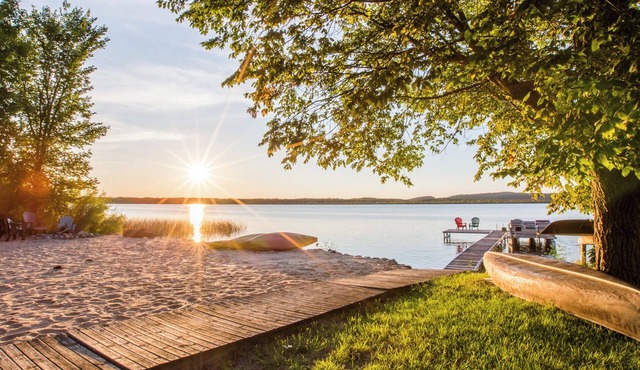 Secluded Waterfront Beach ~ Stunning Sunsets ~ WIFI & AC ~ August Availability