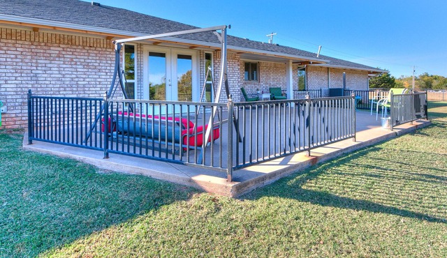 Serene and Spacious Farmhouse RANCH >> Dogs Welcome