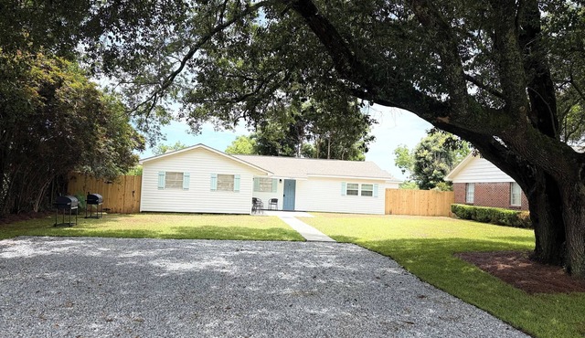 Serene Bungalow in Charming Grand Bay near Beaches/MS Gulfcoast/Mobile AL!