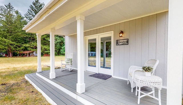 Serene Retreat by the Creek - Open-Concept Layout