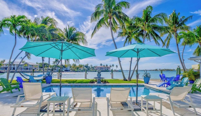 Serenity - 5bed/3bath single family - Large, Luxurious, Open Water View