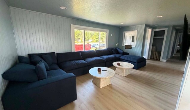 Seven Shores Retreat Lake Huron Oscoda Cabin 5