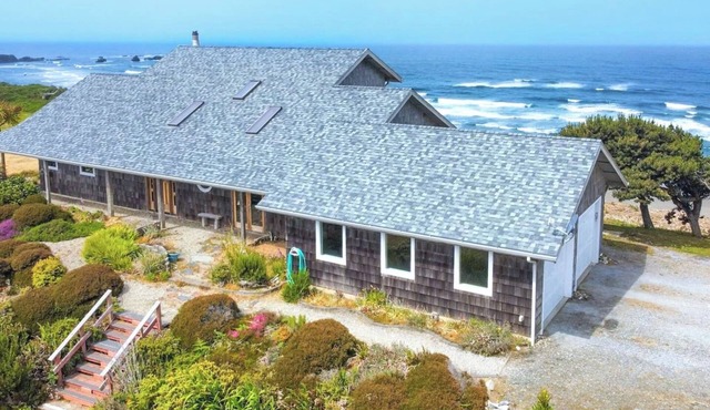 Shore Pines- Oceanfront next to Bandon Dunes