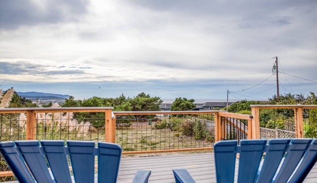 Single Level Bayshore Beauty With The Perfect Deck For Relaxing, Pups Welcome!