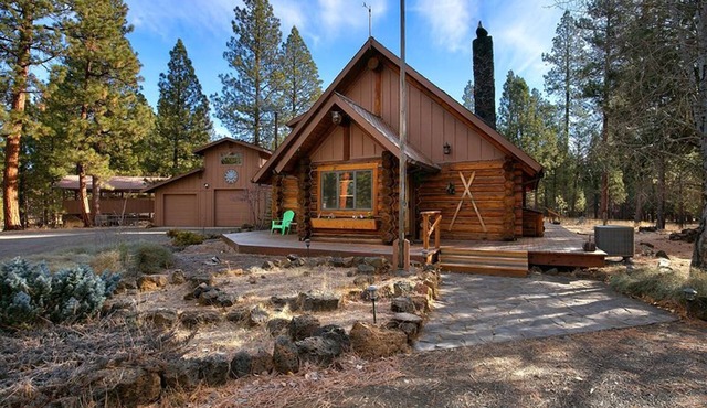 Sisters Dream Inn amazing dog friendly cabin located in a quiet area of Sisters