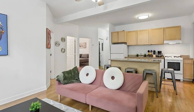 Sleek 3BR Retreat: Hyde Park Comfort & Style