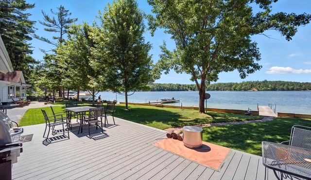 Sliver of Paradise: Lakefront Cottage-5 Min to Sturgeon River.