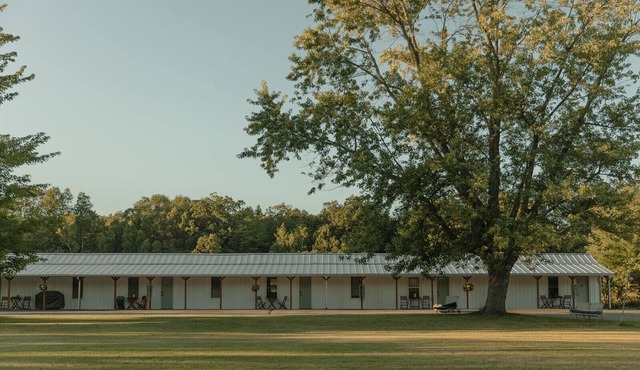 Snug Harbor Inn | Birch Suite | Near Lake MI