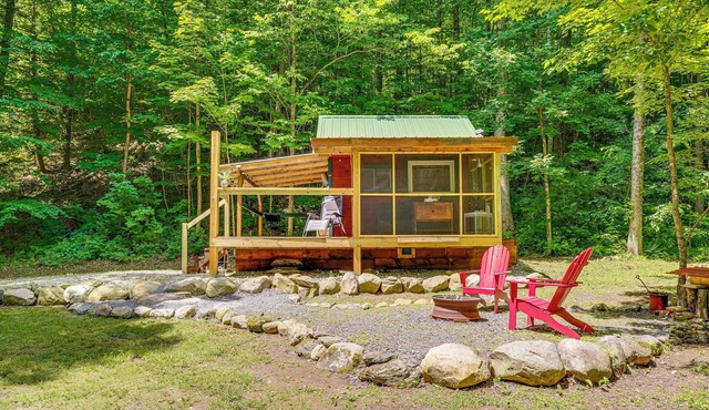 Solar-Powered Brandon Studio Cabin: Hiking Access