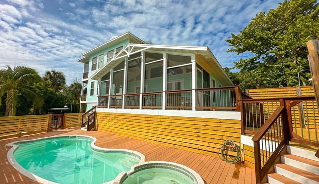 Solitude North Captiva, Carts, Dock, Private Pool, Club, Sleeps 12 in Captiva
