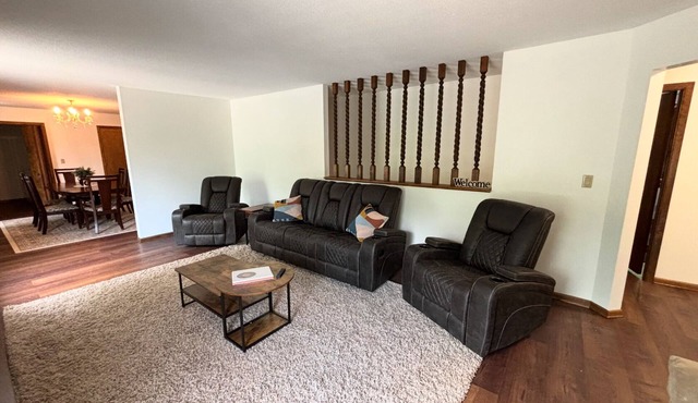 Spacious 2-bedroom home, located on 2nd floor. in Crete
