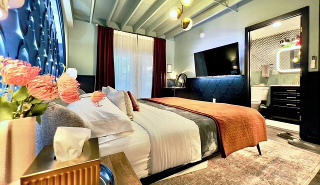 Spacious 2BR 2 bath private en-suites - Both North & South Suites in Wilton Manors
