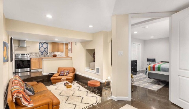 Spacious 3 Bedroom Apt Central Eastside Portland!