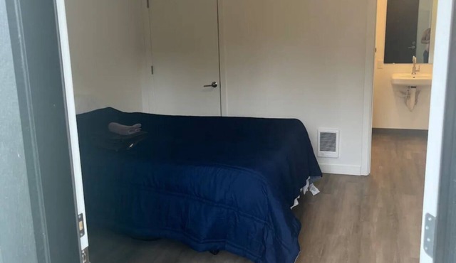 Spacious 3-bedroom with WiFi, fitness room in charming Oregon City