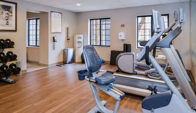 Spacious 3BR Suite | Hot Breakfast & Social Hour