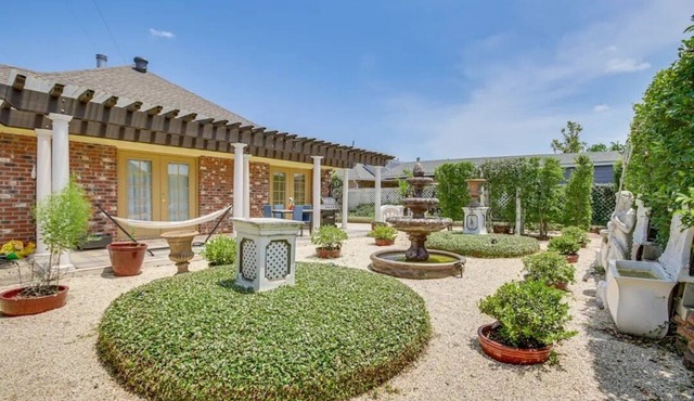 Spacious 4-bedroom house in charming New Orleans with AC