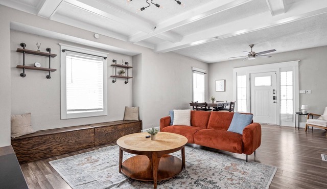 Spacious 4BR Bungalow with Arcade
