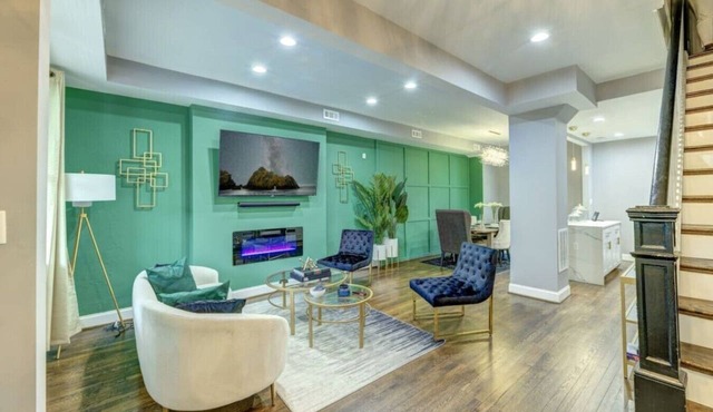 Spacious 4BR DC Home | 2 Parking Spots | Sleeps 8 in Washington