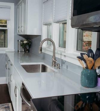 Spacious 4BR Duplex - WiFi & A/C