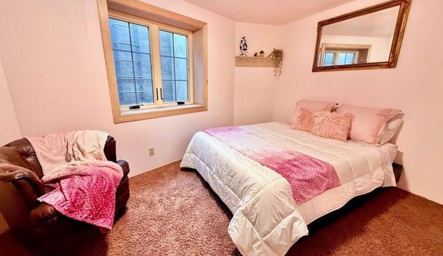Spacious 5-bedroom dome home 13 min from Goldendale Observatory