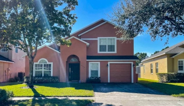Spacious 5-Bedroom Holiday Home with Pool, Spa, Cinema Room & More – Your Dream Vacation Awaits! in Clermont