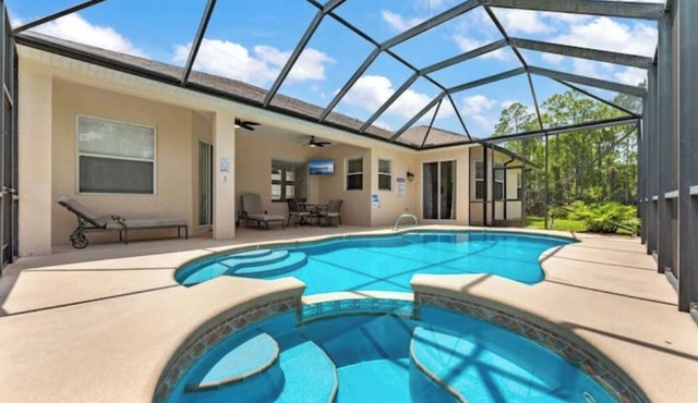 Spacious 5-bedroom Jewel with Pool