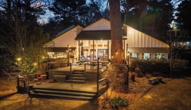 Spacious 5-bedroom Lake House on Lake Gladewater