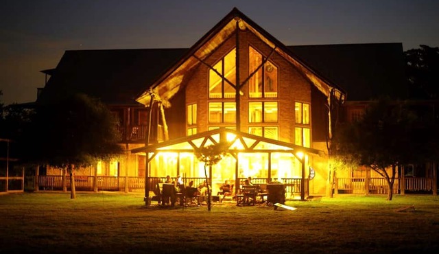Spacious Accommodation for a Family-Friendly Getaway in Hunt County, Texas in Quinlan