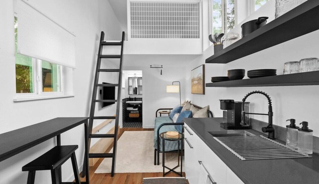 Spacious & Bright w/ Deck - Walkable to 6th St!