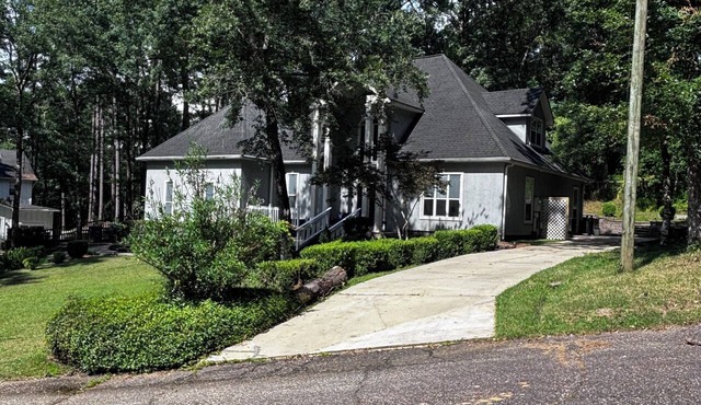 Spacious Coastal Getaway Pools & Golf Access in Daphne