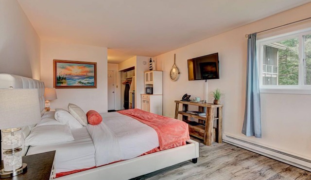 Spacious Forest-View Suite with Balcony