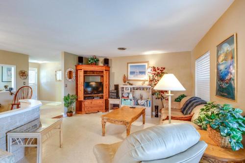 Spacious Home w/Yard - 1/2 Mi to Ormond Beach!