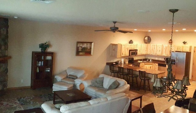 Spacious Lakefront Townhome on Castle Rock Lake, Massage Chair, Pet Friendly!