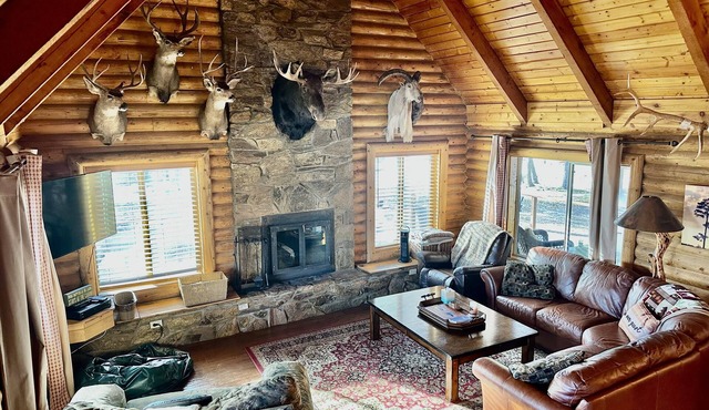 * Spacious Log Cabin Sleeps 10- Happy Jack, AZ *