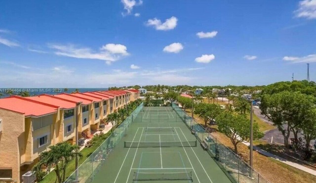 Spacious & Remodeled condo w/sunset views!
