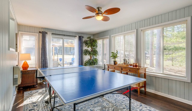 Spacious Retreat w/Games, 0.7 Mi to Higgins Lake!