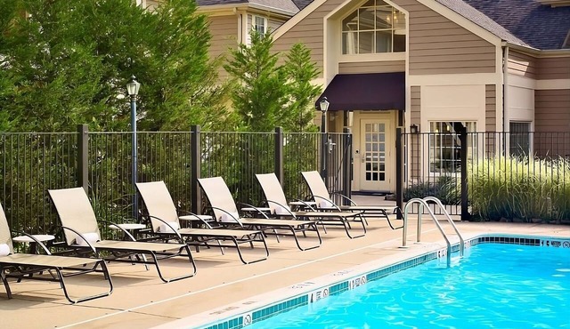 Spacious Suites with Swimming Pool, Short Drive to West Meadows Ice Arena!